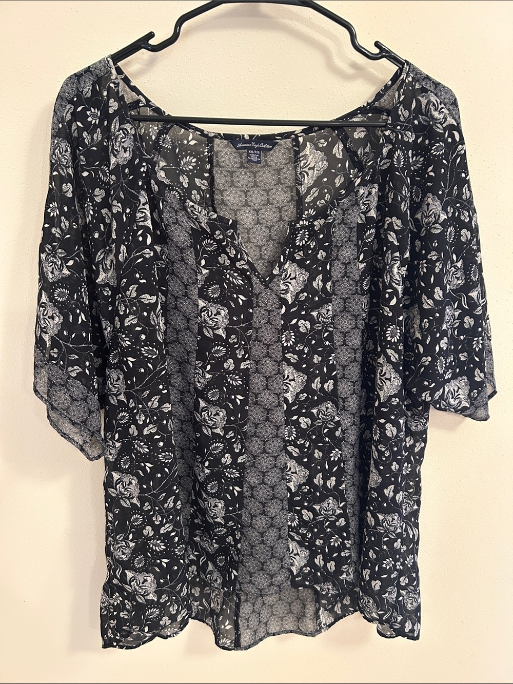 American Eagle Outfitters Black & White Floral Sheer V-Neck Blouse